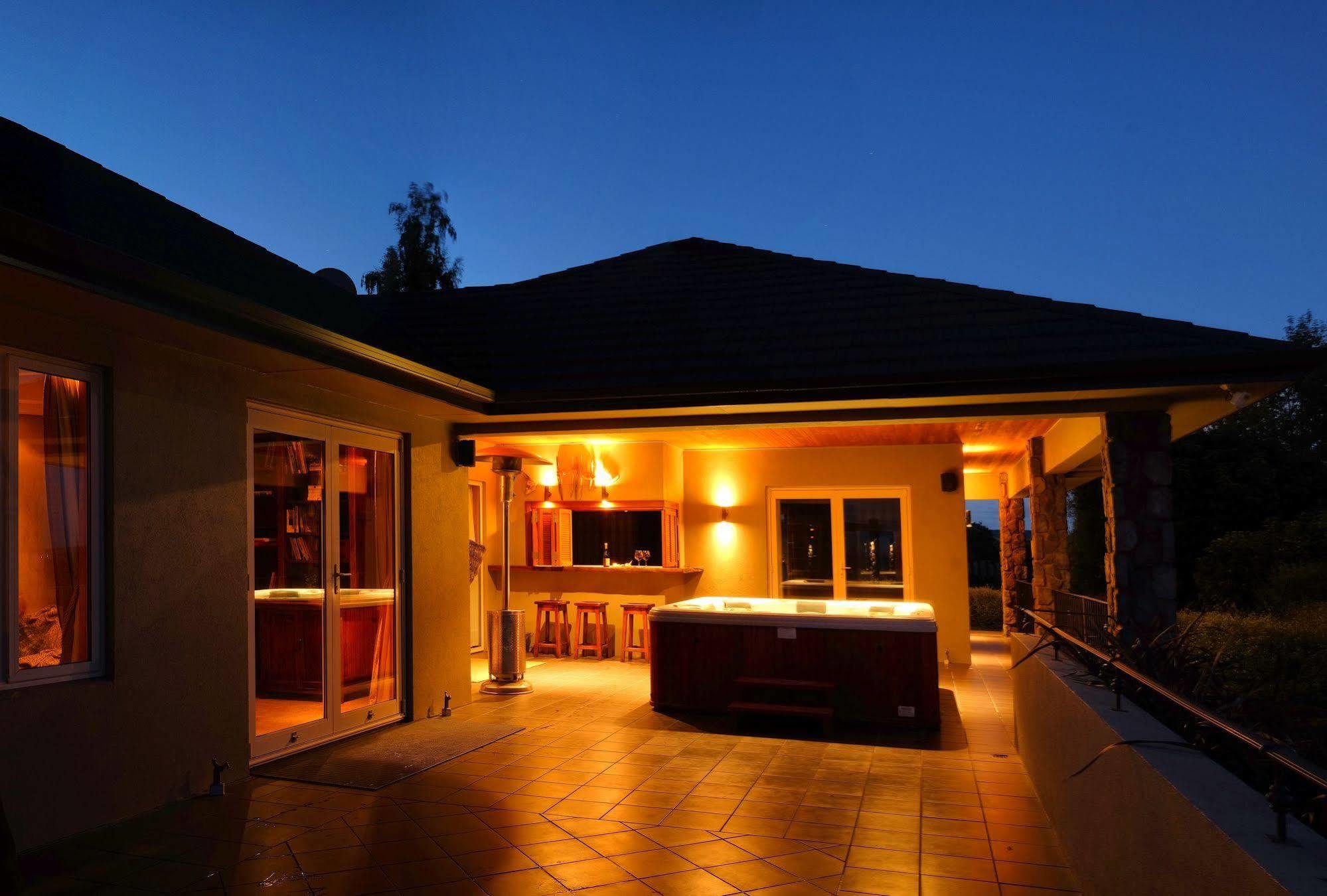 Tauhara Sunrise Lodge Tauposee Exterior foto